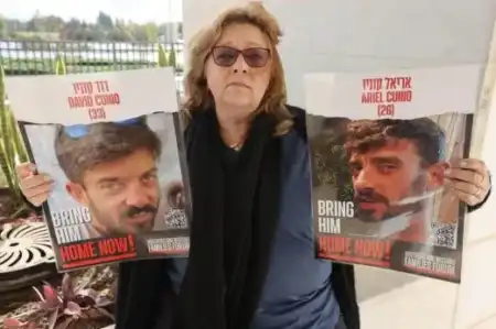 Los rehenes argentinos Ariel y David Cunio lograron hablar con su madre desde Gaza La comunicación se produjo antes de la liberación y sorprendió a la familia, que llevaba más de 700 días sin contacto.