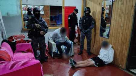 Allanan y capturan a cuatro integrantes de una banda que robó durante un torneo nacional de hockey en Garupá banda robó en un torneo de hockey