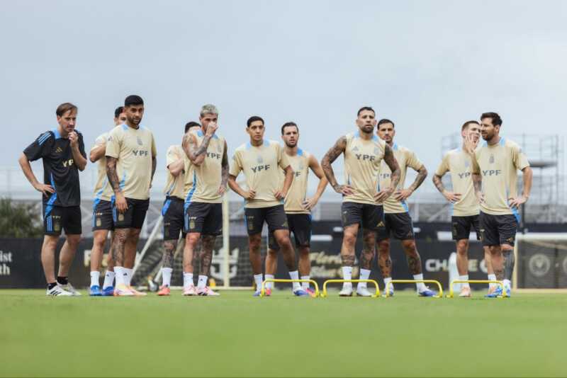 La Selección Argentina se mide ante Venezuela desde las 21: formaciones y donde verlo 3 WhatsApp Image 2025 10 10 at 08.53.03 2 - 2