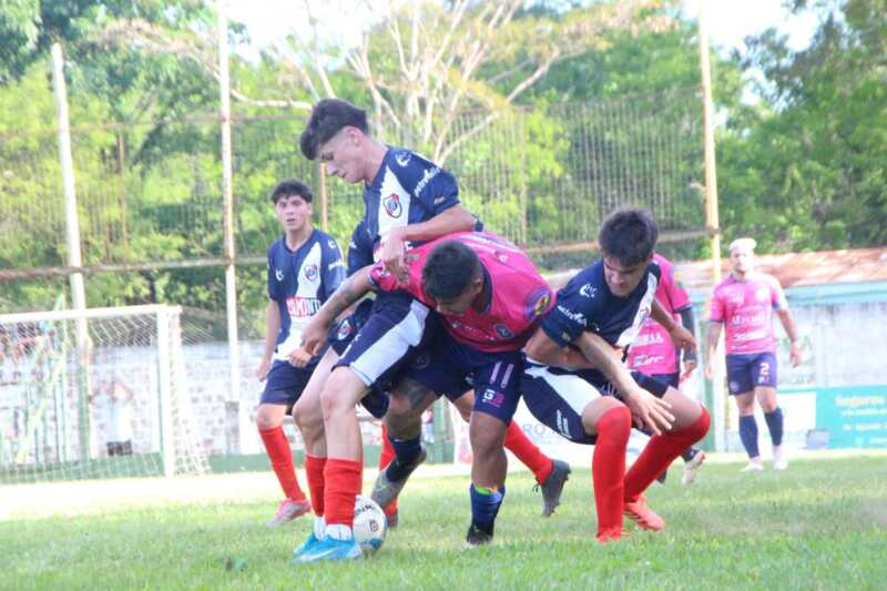 Liga Posadeña de Fútbol: Mitre, Guaraní y Crucero celebraron en el cierre de la 5ta 2 WhatsApp Image 2025 10 23 at 10.21.58 2 - 1
