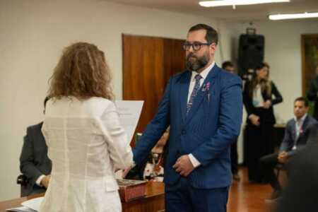 Nuevos funcionarios judiciales juraron sus cargos en un acto encabezado por el STJ WhatsApp Image 2025 10 31 at 12.44.13 3 - 1