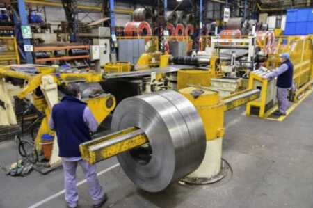La producción de acero creció en mayo, pero la industria advierte por el impacto de las importaciones chinas produccion de acero