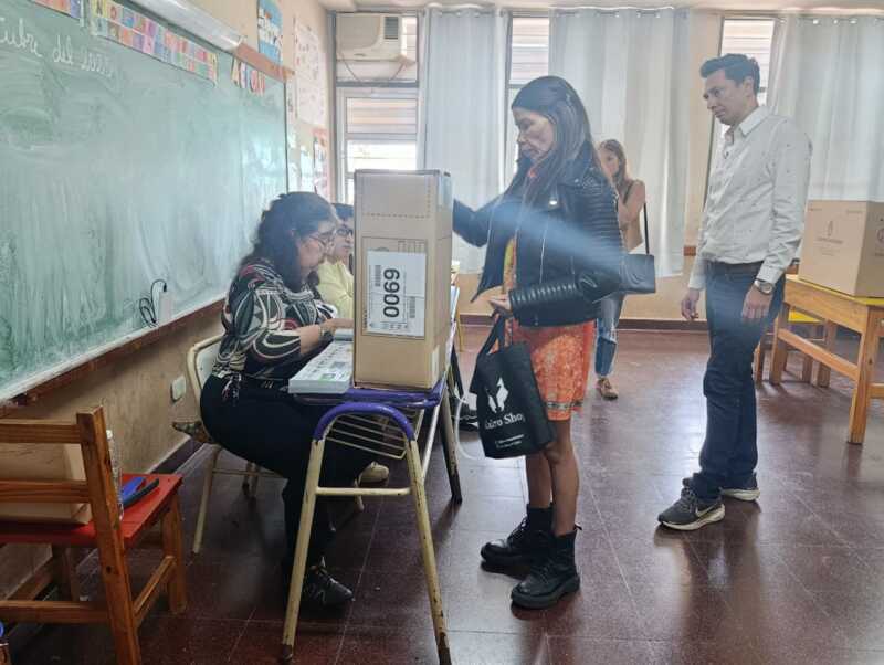 Elecciones 2025: “Es importante que la gente participe y elija la Argentina que quiere” sostuvo Núñez 3 adrian nunez esperando - 2