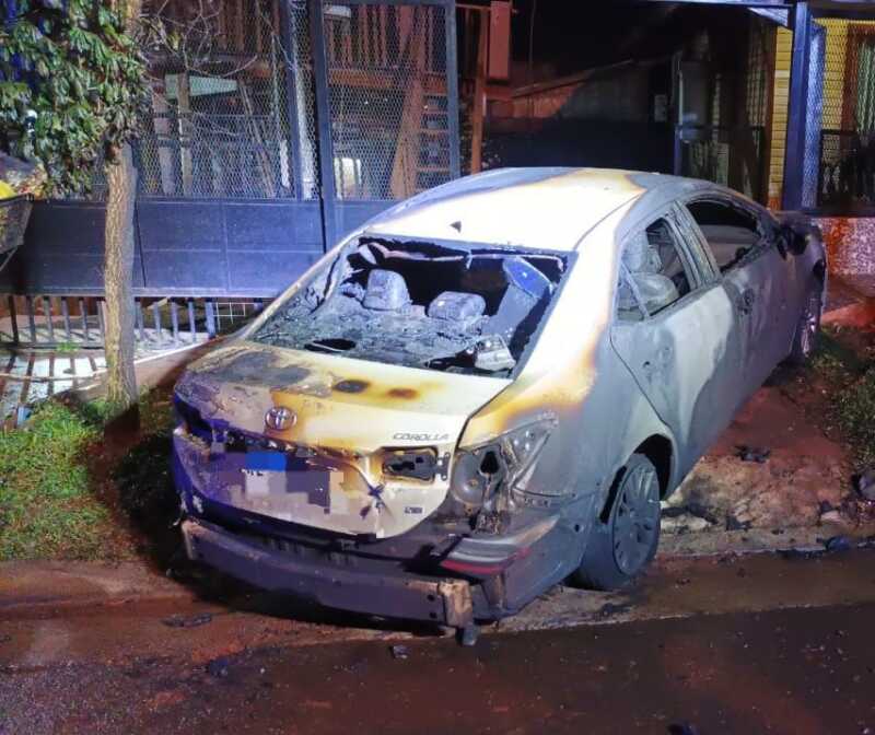 Oberá: un vehículo se prendió fuego durante la madrugada, sin personas heridas Oberá