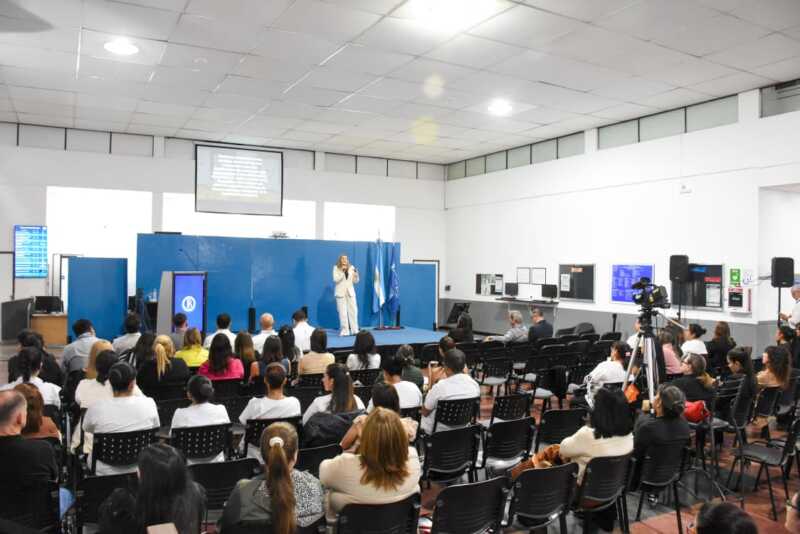 La Fundación Barceló Santo Tomé capacitó a más de 200 docentes sobre salud mental y prevención 8 barcelo salud mental 3 - 7