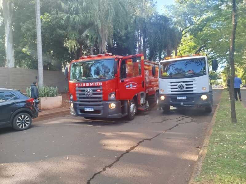 Bomberos controlaron el incendio de una vivienda frente al monte El Acuerdo 5 bomberos incendio el acuerdo 1 - 4