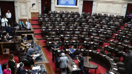 El nuevo mapa legislativo favorece al oficialismo en el inicio del período parlamentario.