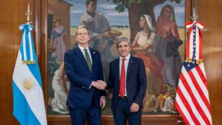 Caputo y su equipo viajan a Washington para reunirse con Scott Bessent Caputo Bessent swap dólares argentina - diputados