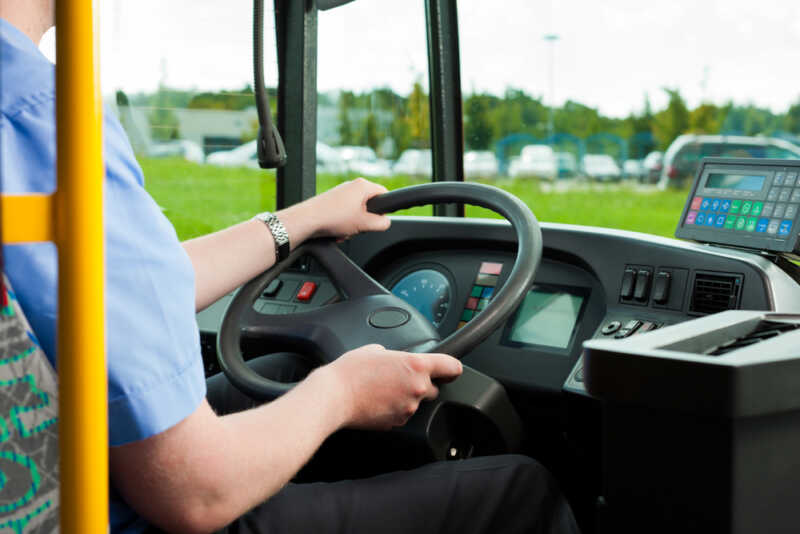 Simplifican los requisitos para obtener y renovar la licencia de conducir profesional 2 Choferes de carga y pasajeros podrán tramitar su licencia directamente en CEL locales.
