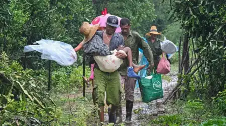 El huracán Melissa tocó tierra en Cuba y ya son más de 700 mil personas evacuadas Cuba Melissa