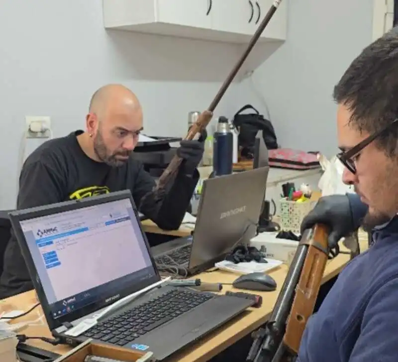 Armas de fuego: el peligroso avance del acceso civil y los riesgos en tiempos de crisis 3 Mientras el gobierno nacional promueve la liberalización del mercado de armas, provincias como Misiones buscan mantener políticas activas de control y seguridad ciudadana.