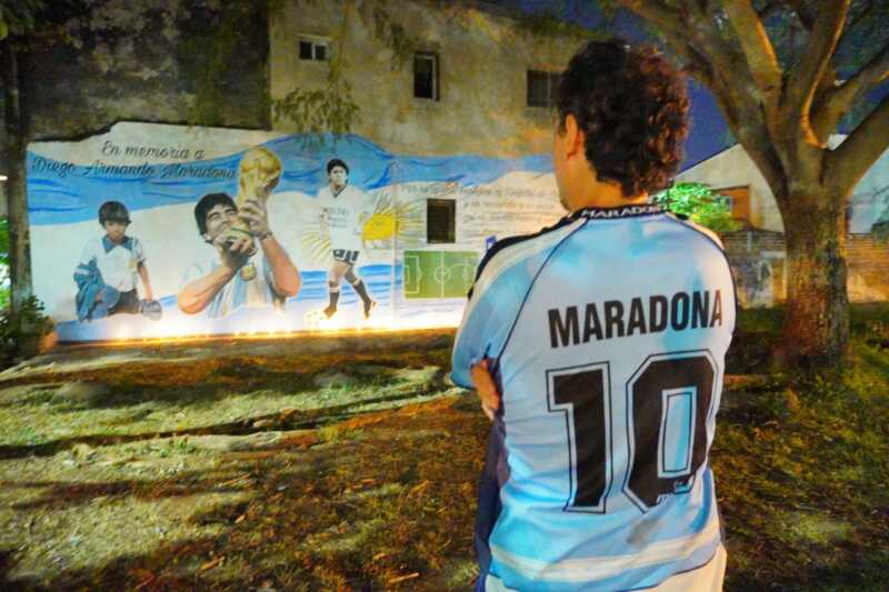 En Posadas, celebrarán los 65 años de Diego Maradona con un nuevo mural 2 maradona