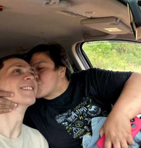 Un misionero que lucha por su vida en Buenos Aires: Su familia pide ayuda Carmen Silvana de Barba junto a su hijo, Edgardo Lezcano, que se encuentra internado en coma en el Sanatorio Fleni de Belgrano.