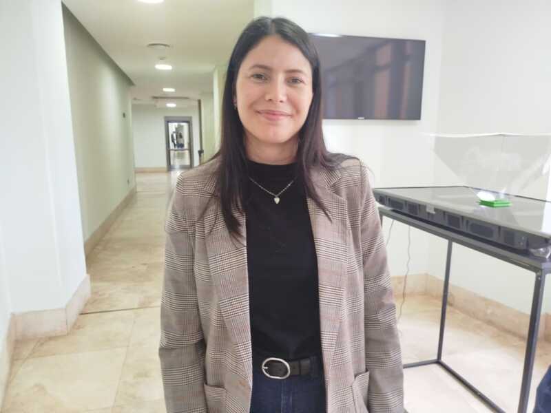 Presentaron la muestra “Pulso de un corredor vivo” en la Legislatura misionera 7 evelin escalada - 6