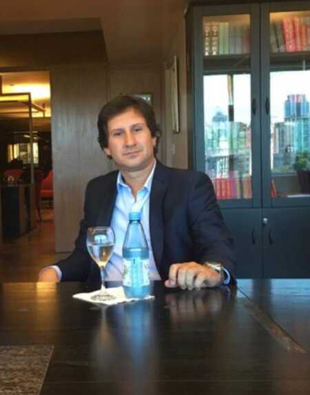 Fernando Zarza asumirá la concejalía de Wipplinger sin definir el bloque Fernando Zarza asumirá como concejal de Posadas tras la renuncia de “Pepi” Wipplinger.