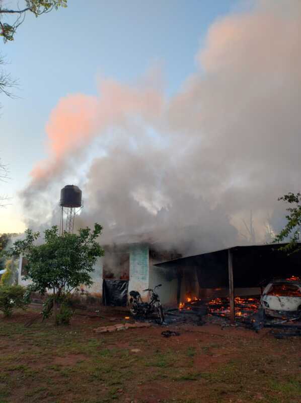 Una vivienda se incendió en Concepción de la Sierra 4 vivienda
