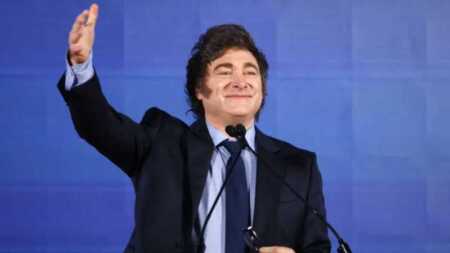 Javier Milei presenta su nuevo libro “La construcción del milagro” en el Movistar Arena El Gobierno busca mostrar avances en su agenda económica mientras redefine su relación con provincias y sectores productivos.