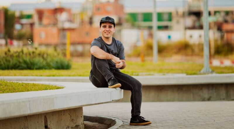 Matías Kornetz llega a Posadas con una capacitación abierta sobre prevención de adicciones, suicidio y bullying El especialista en adicciones y fundador de “Prevenir es Amar” llega a Misiones para formar agentes en prevención comunitaria.