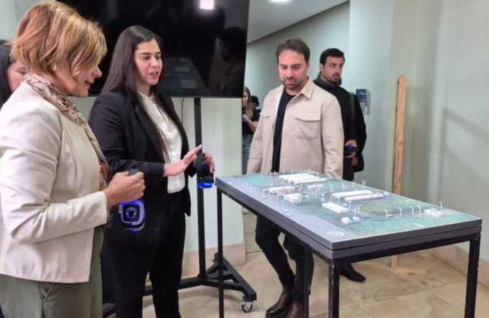 Presentaron la muestra “Pulso de un corredor vivo” en la Legislatura misionera legislatura muestra
