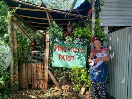Desde el merendero Patotí venden plantas para sostener la merienda de 25 chicos en Posadas Patoti Posadas