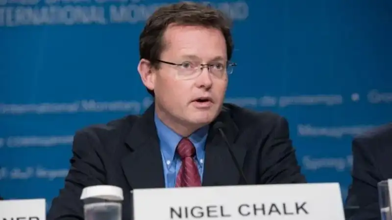 El FMI pidió a la Argentina acumular reservas y acelerar reformas 3 El próximo director del Departamento del Hemisferio Occidental, Nigel Chalk.