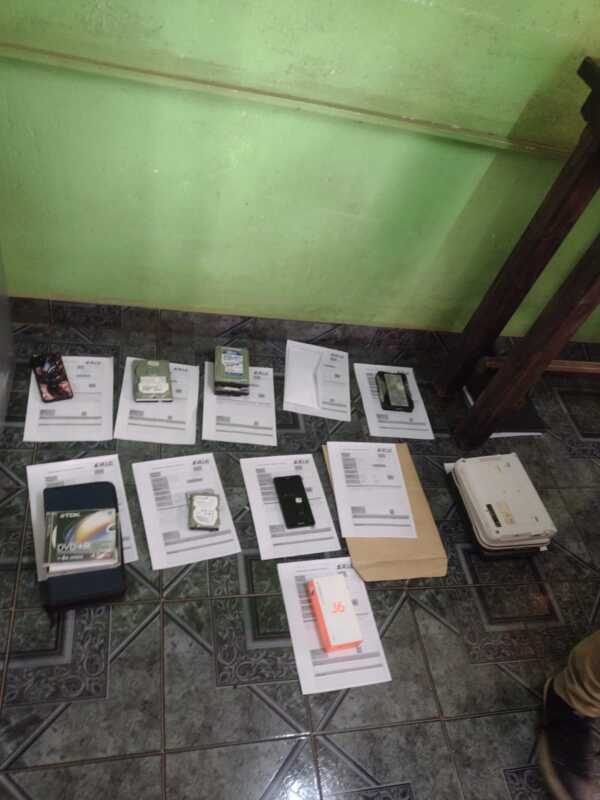 Secuestran computadoras en una escuela de Alem donde habrían hallado MASI 3 masi