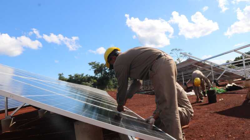 Histórico avance energético en Oberá: la generación solar crece, aunque la red sigue en tensión 4 El parque permitirá abastecer de energía a miles de viviendas y a las industrias de la zona centro de Oberá.