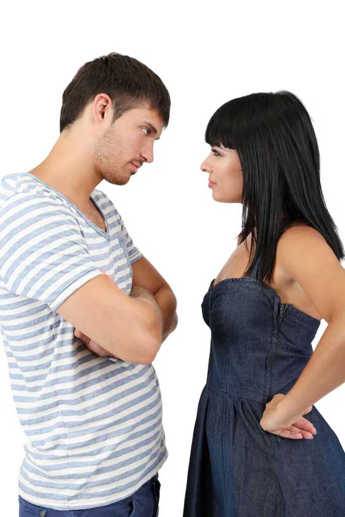 Jóvenes y la planificación familiar vs los que eligen la soledad bajo análisis de una especialista 7 pelea pareja amorosa aislado blanco 392895 65426 - 6