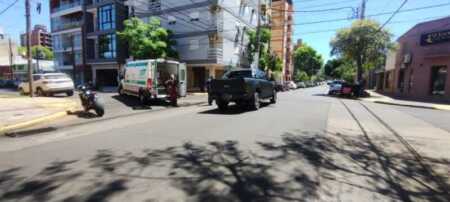 Choque entre una camioneta y una motocicleta dejó dos heridos en Posadas posadeno - 1
