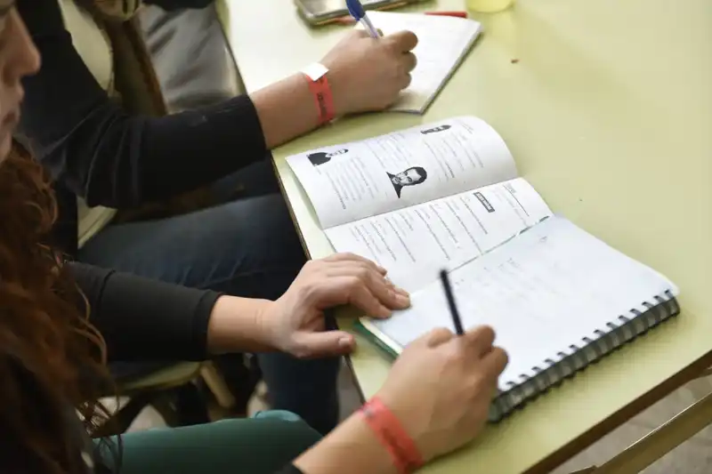 Matías Kornetz llega a Posadas con una capacitación abierta sobre prevención de adicciones, suicidio y bullying 3 Matías Kornetz brindará una capacitación abierta en Posadas sobre prevención de adicciones, suicidio y bullying.