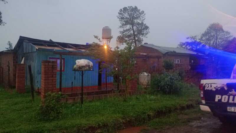 Posadas: Asistieron a siete familias afectadas por las fuertes lluvias en distintos barrios 2 tormenta16deoctubre 1 - 1
