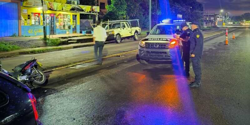 Posadas: automovilista atropelló a motociclista en la avenida 213 2 1 4 - 1