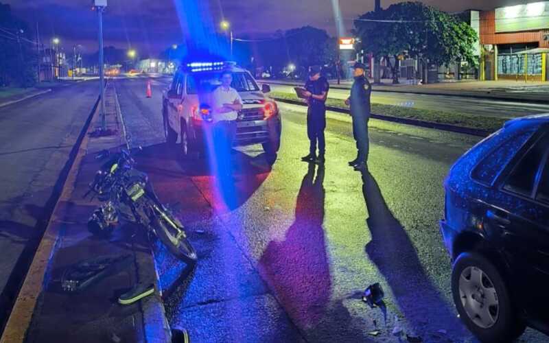 Posadas: automovilista atropelló a motociclista en la avenida 213 4 123 - 3