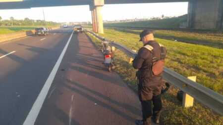 Posadas: Joven pareja despistó con su moto y están internados en el hospital de Fátima Posadas