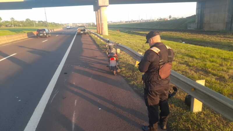 Posadas: Joven pareja despistó con su moto y están internados en el hospital de Fátima Posadas
