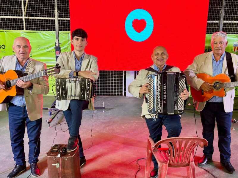 Chamameceros Sangre Nueva hizo historia en Ituzaingó con la Gran Bailanta Chamamecera 4 575915877 18117716308534033 5770063852375728719 n - 3
