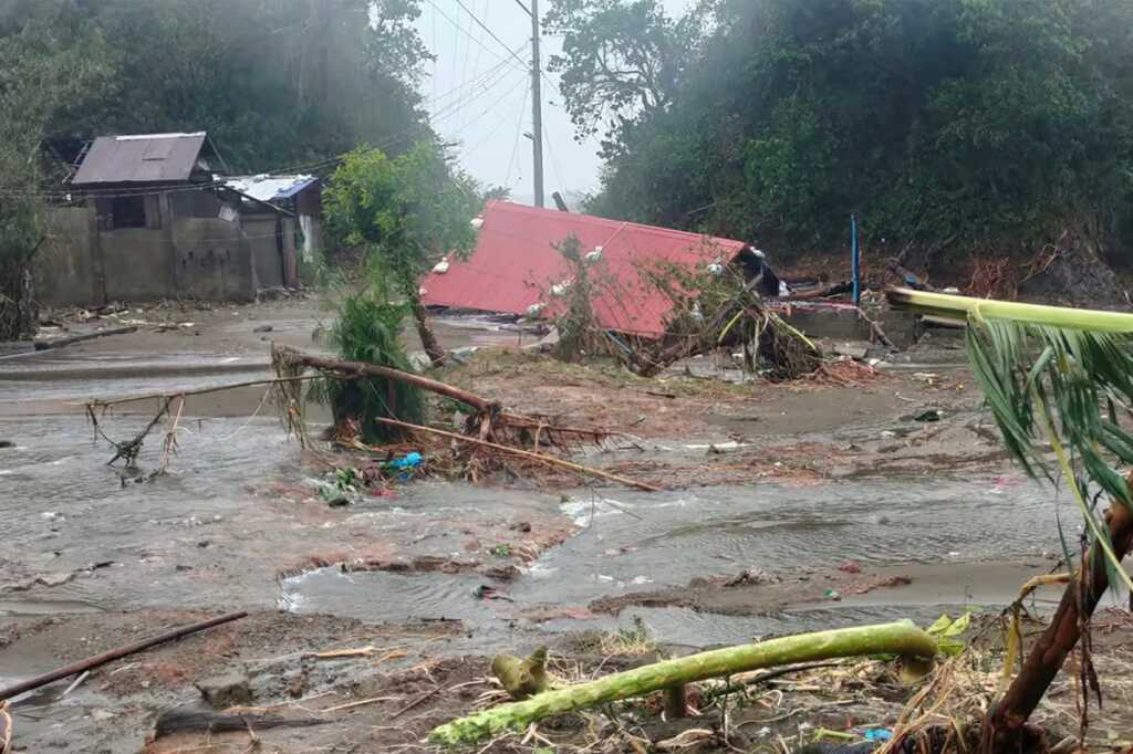 Filipinas: Fung-wong tocó tierra como supertifón y ya dejó dos fallecidos Filipinas