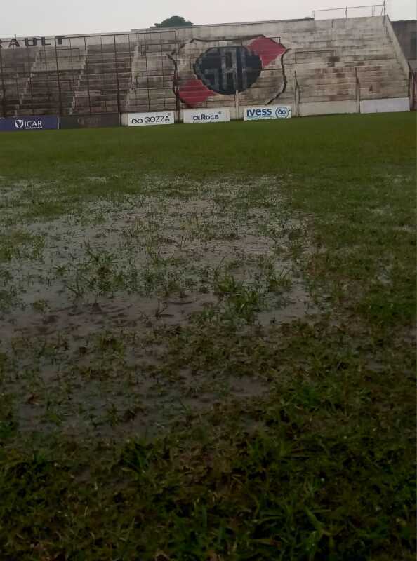 La lluvia frenó el clásico: Guaraní vs. Brown se reprograma para este lunes Guaraní