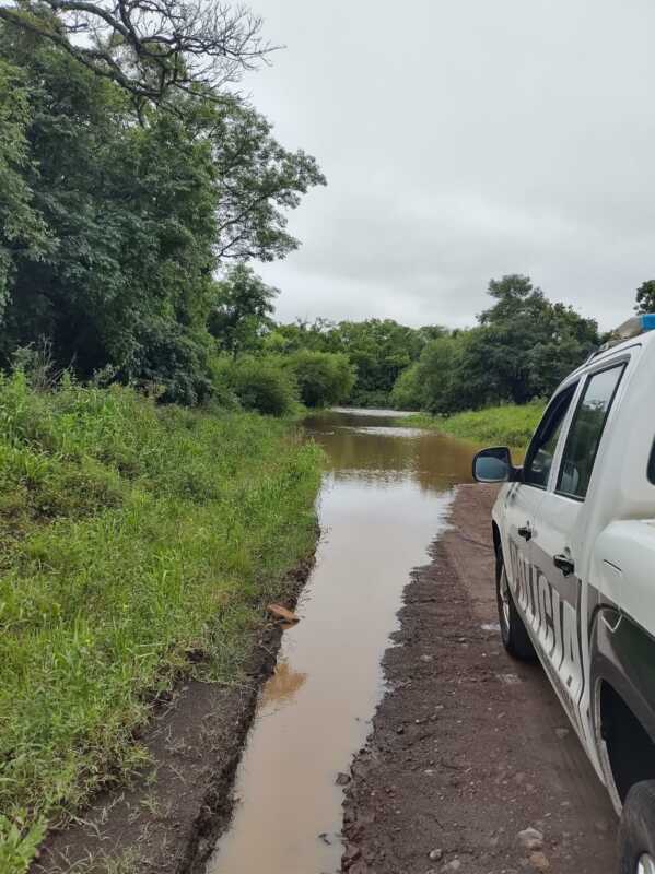 Lluvias en Misiones: desbordó el arroyo Garupá en zona rural de Profundidad 3 Profundidad: la crecida del Garupá dejó inhabilitado el puente rural