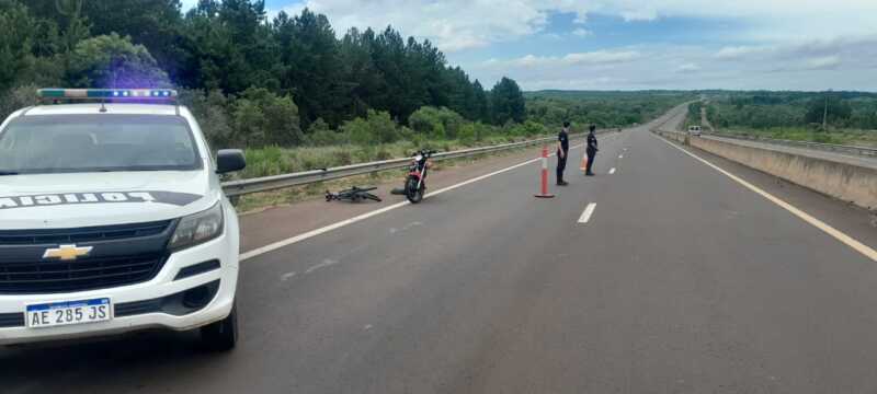Moto embistió a una bicicleta en Candelaria: ambos conductores quedaron heridos