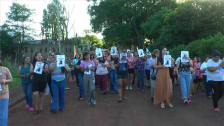 Conmoción en Colonia Victoria: marcharon por justicia para niña víctima de abuso y fallecida Imagen de WhatsApp 2025 11 19 a las 19.20.02 566a6140 - 4