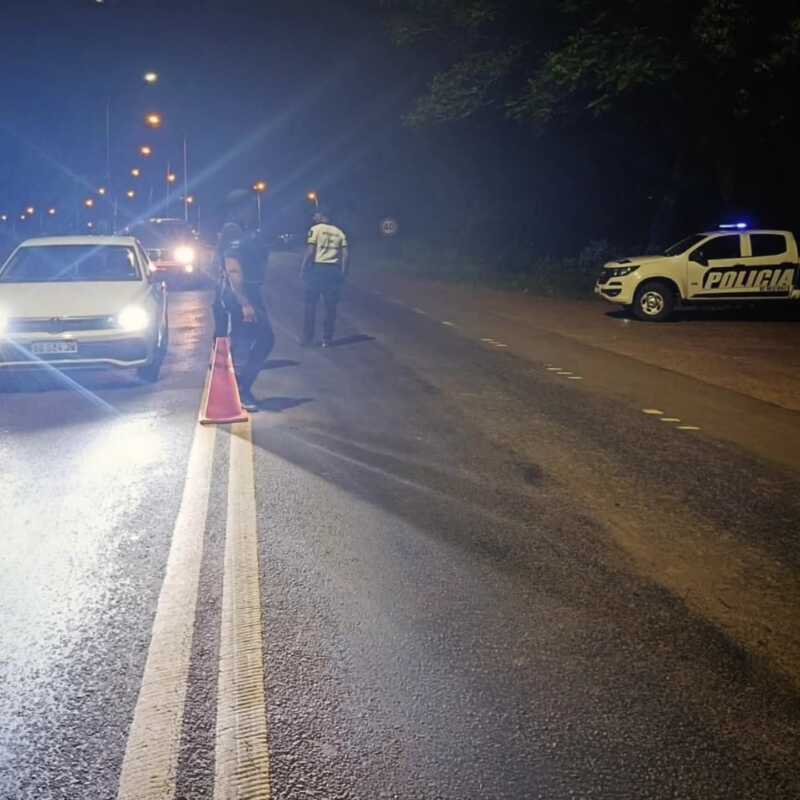 Apóstoles: descubren cocaína y un arma en un control mientras viajaba con su hija 2 Le hallaron cocaína y un arma durante un control en Apóstoles: su hija iba con ella
