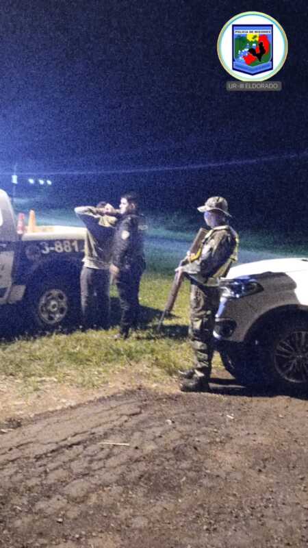 La Policía recuperó una camioneta robada en Pozo Azul y detuvo al sospechoso en plena huida Policía