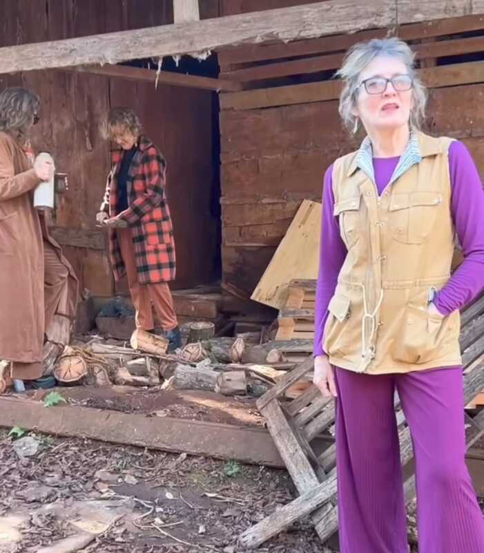 Tres mujeres que encontraron en la costura un camino de inspiración y vida nueva.