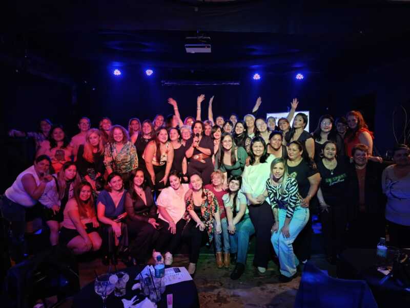 “Terapia de Desahogo”: una noche para cantar, bailar y liberar tensiones en Posadas terapia de desahogo posadas