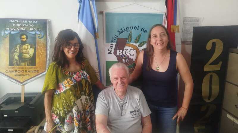 Tras una vida de trabajo, enfermedad y superación, Waldemar Smith recibe emocionado su título secundario y se convierte en ejemplo para jóvenes y adultos.