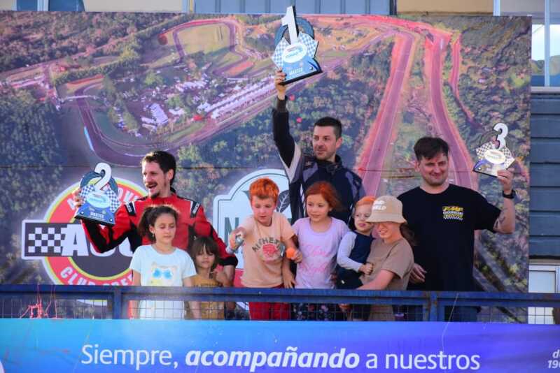 Misionero de Karting: la 8ª fecha dejó emoción, ganadores y definiciones en suspenso 13 WhatsApp Image 2025 11 10 at 07.22.15 - 12
