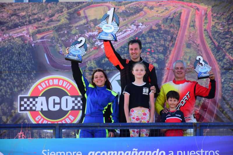 Misionero de Karting: la 8ª fecha dejó emoción, ganadores y definiciones en suspenso 19 WhatsApp Image 2025 11 10 at 07.22.17 - 18