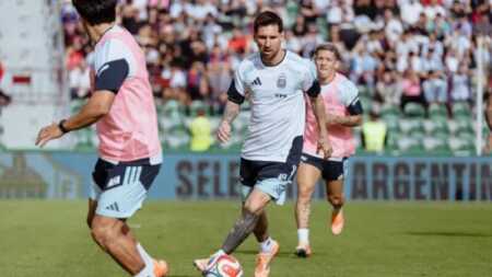 Selección Argentina: más de 20 mil hinchas presenciaron el entrenamiento antes de Angola Entrenamiento Selección Argentina