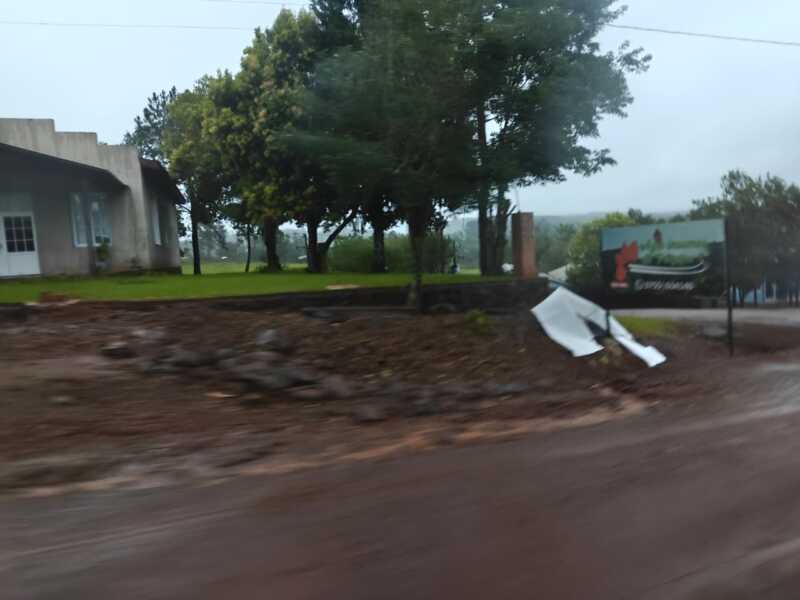 Tormenta ocasiono destrozos en varios puntos de la provincia 8 Tormenta